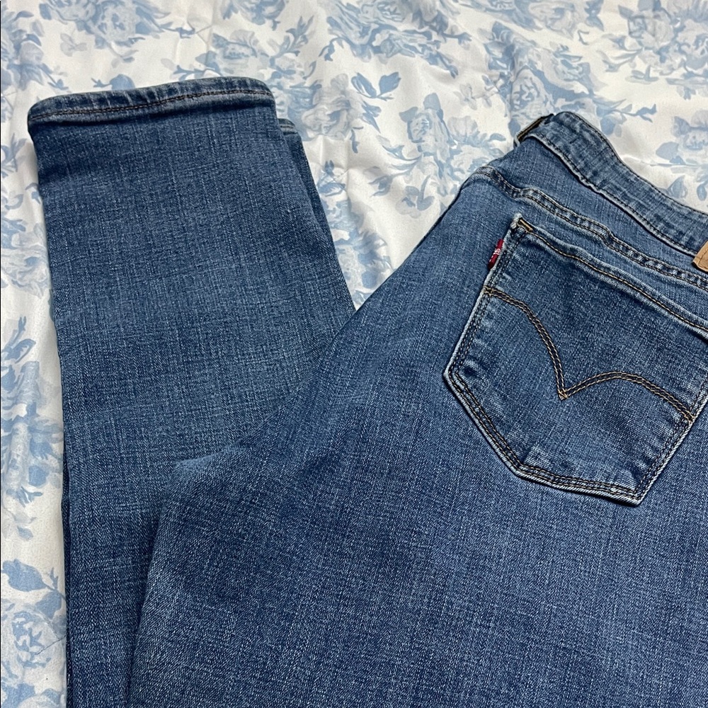 Levi's Women's Dark Blue Skinny Jeans - Picture 4 of 6